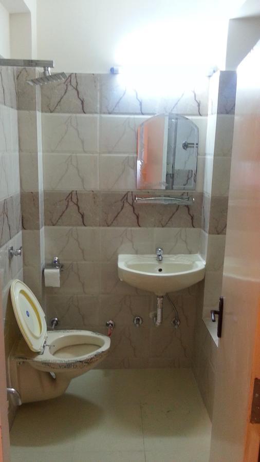 لوديانا Hotel Greens المظهر الخارجي الصورة