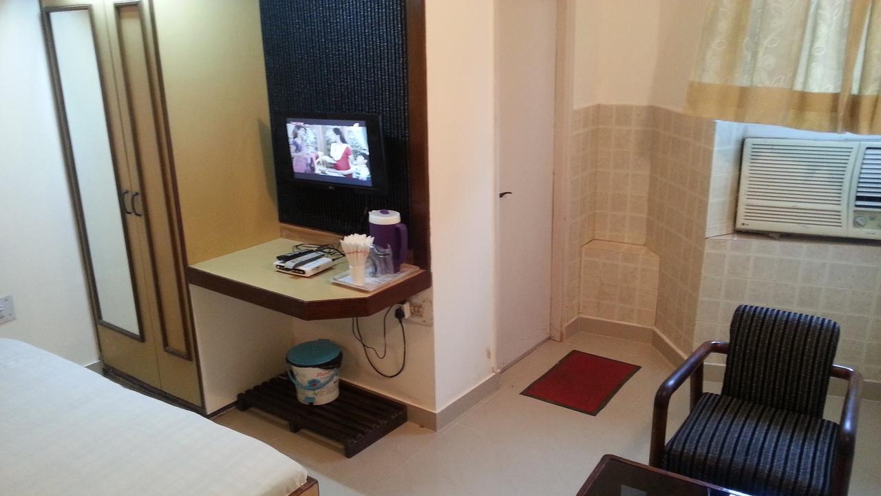 لوديانا Hotel Greens المظهر الخارجي الصورة